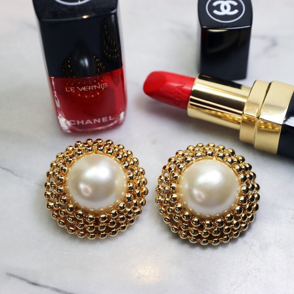Pearl Earrings - Massive Gold Caviar Clip-on Vintage Luxury Timeless Bridal Gift - Picture 13 of 13